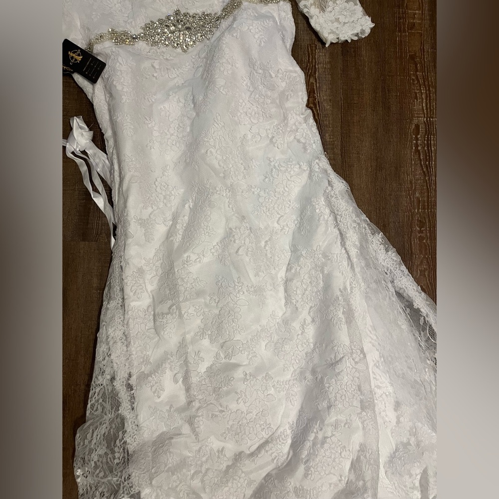 Clothfun wedding dress. Size 12. White - Picture 4 of 8